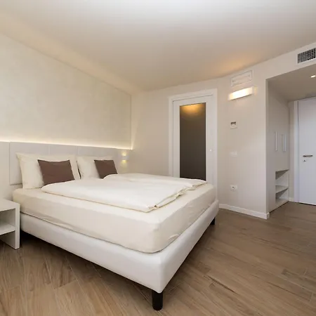 Otel Pace 1954 Arco